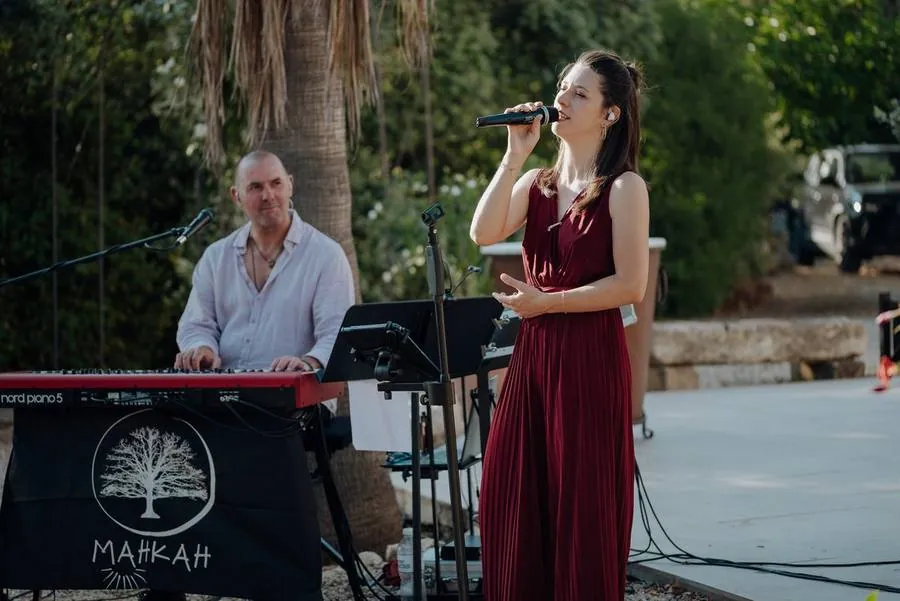 Vin d'honneur au Domaine de Fontbespierre, le duo Mahkah en prestation