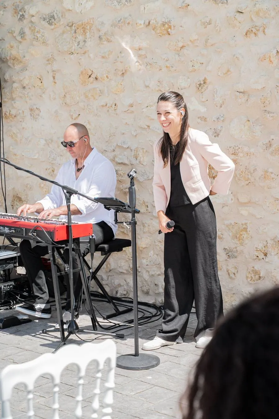 Le duo Mahkah lors d'une cérémonie de mariage aux Granges Saint Paul près de Béziers